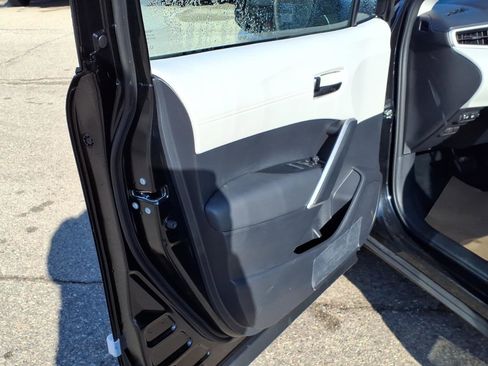 New 2026 Toyota Corolla Cross L image 5