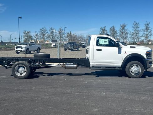 New 2026 RAM 5500 Tradesman w/ Chrome Appearance Group image 2