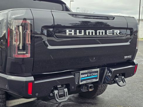 Used 2024 GMC Hummer EV 2X w/ Extreme Off-Road Package image 7