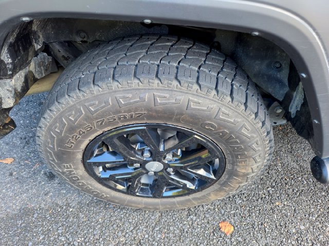 Used 2023 Jeep Wrangler Sport AWD/4WD image 29