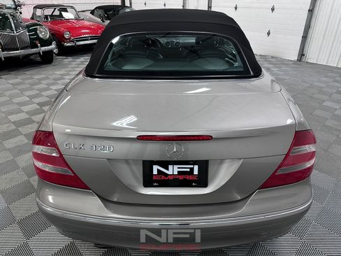Used 2004 Mercedes-Benz CLK 320 Cabriolet image 17