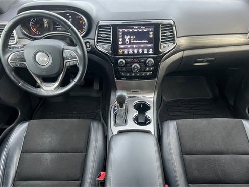 Used 2020 Jeep Grand Cherokee Altitude image 16