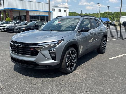 New 2026 Chevrolet Trax RS FWD image 2
