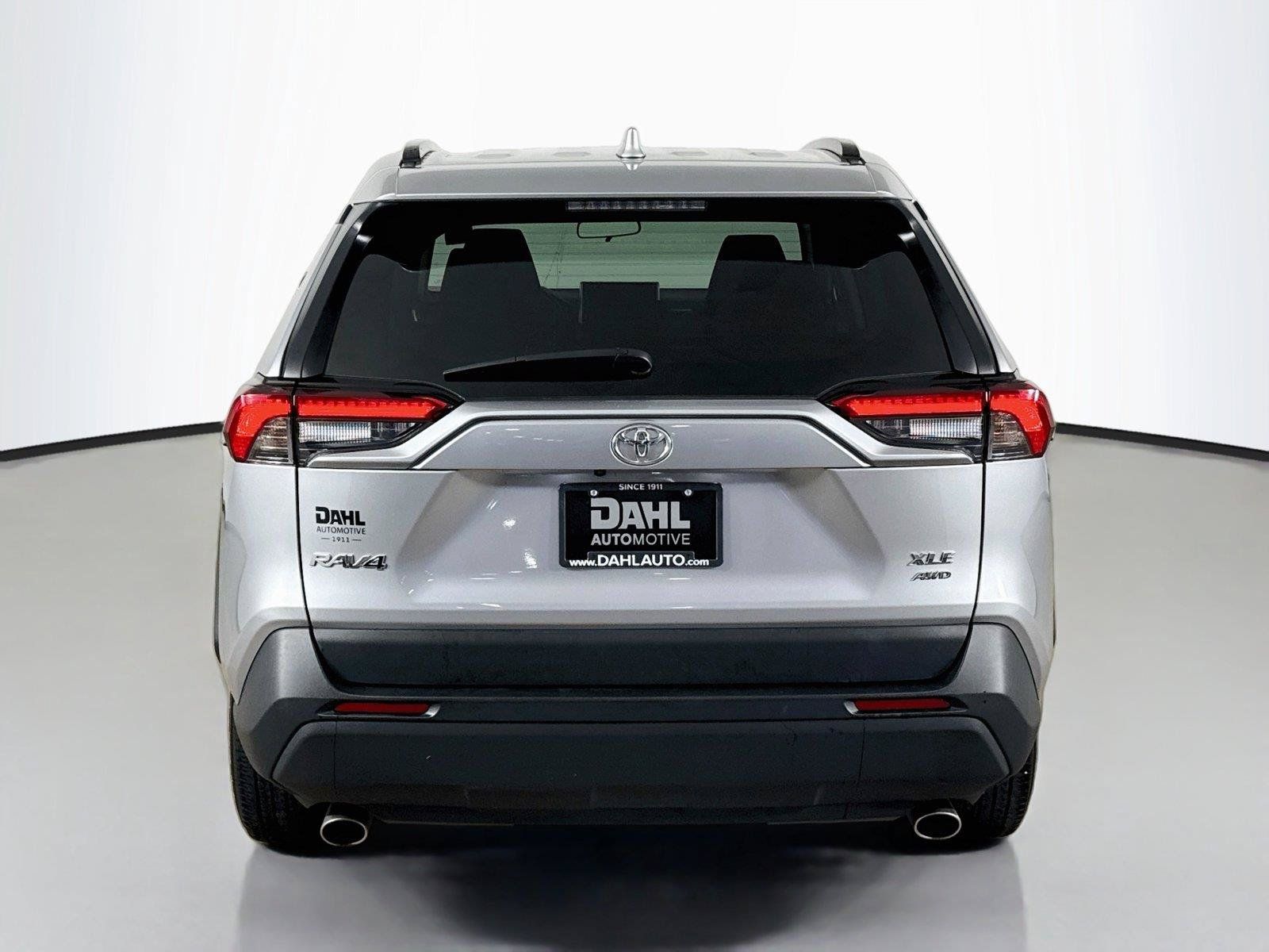 Used 2025 Toyota RAV4 XLE AWD/4WD image 12