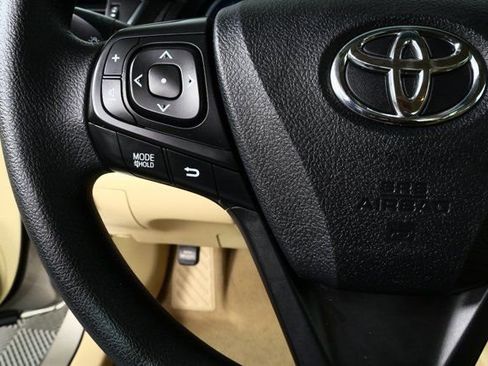 Used 2017 Toyota Camry LE image 9