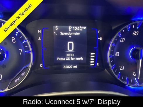 Used 2023 Chrysler Voyager LX FWD image 4