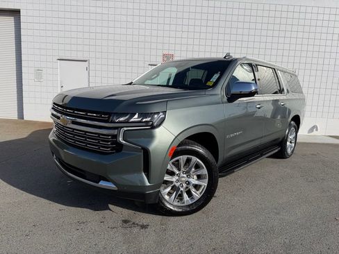 Used 2024 Chevrolet Suburban Premier image 1