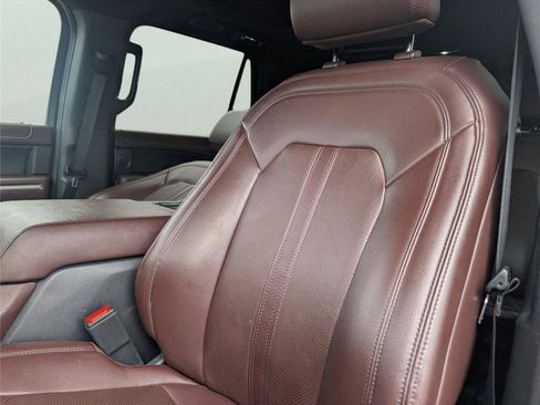 Used 2024 Ford Expedition Limited AWD/4WD image 11