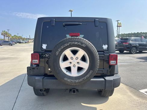 Used 2015 Jeep Wrangler Unlimited Sport w/ Quick Order Package 24S AWD/4WD image 6