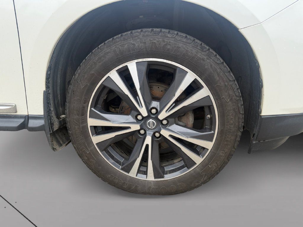 Used 2017 Nissan Pathfinder Platinum AWD/4WD image 9