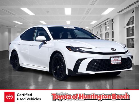 Certified 2026 Toyota Camry SE FWD image 1