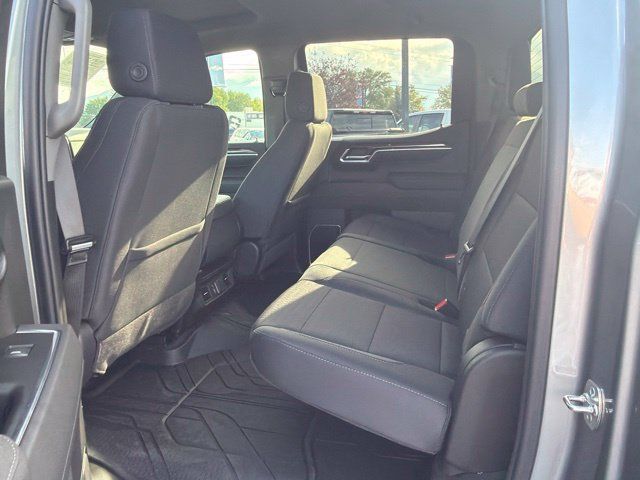 Used 2026 Chevrolet Silverado 1500 RST w/ Dark Appearance Package AWD/4WD image 14