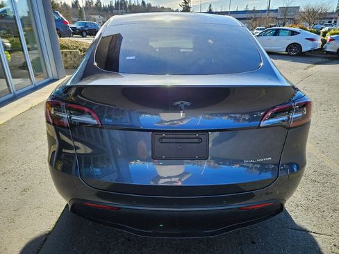 Used 2021 Tesla Model Y Long Range image 4