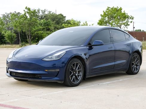 Used 2022 Tesla Model 3 Long Range AWD/4WD image 7