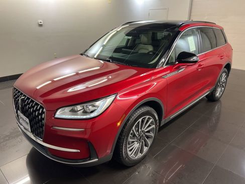 New 2026 Lincoln Corsair Reserve image 3