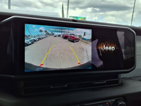 Used 2024 Jeep Wrangler Unlimited Sport AWD/4WD image 27
