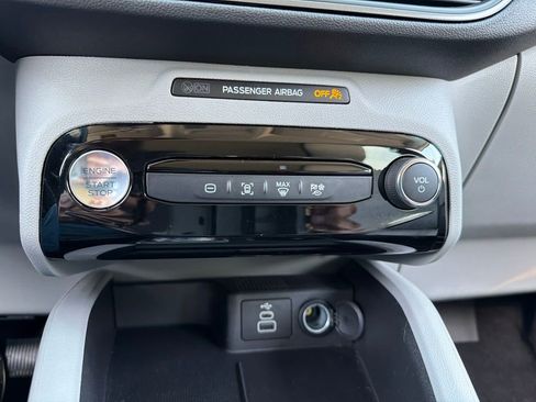 Used 2026 Ford Escape SE FWD image 12