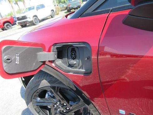 New 2025 Chevrolet Equinox EV RS w/ Convenience Package II image 9