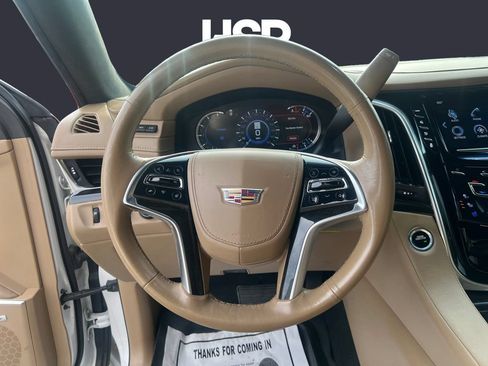 Used 2018 Cadillac Escalade Platinum AWD/4WD image 12