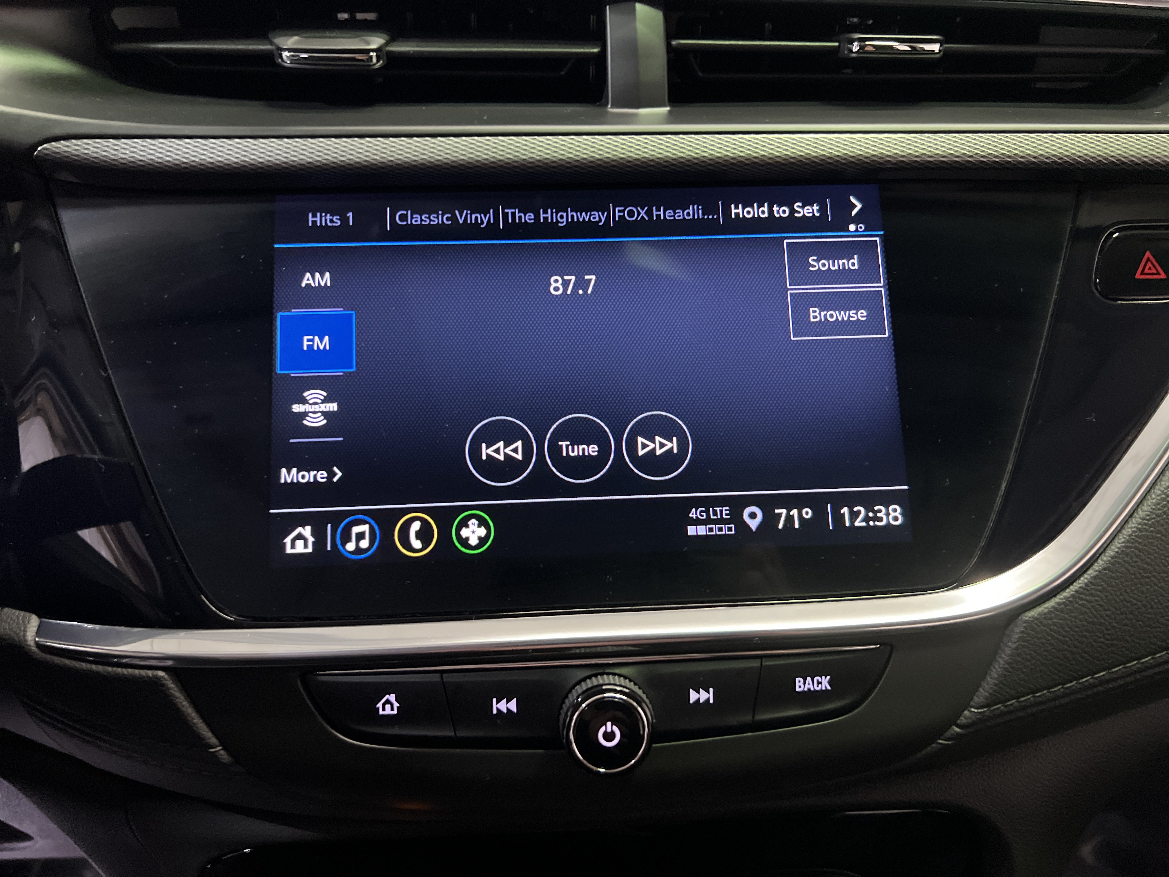 Used 2023 Buick Encore GX Preferred w/ Cold Weather Comfort Package AWD/4WD image 18