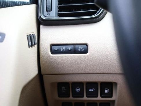 Used 2020 Nissan Rogue SL w/ Premium Package FWD image 22