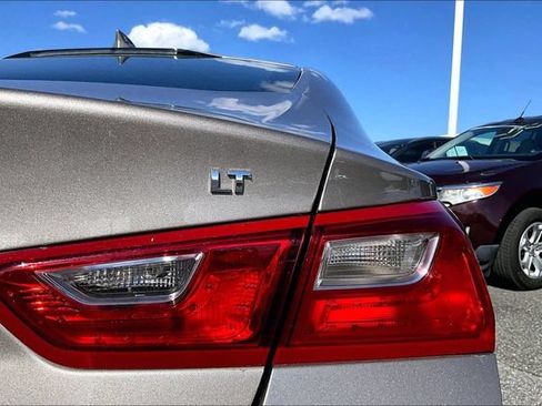 Used 2024 Chevrolet Malibu LT FWD image 23