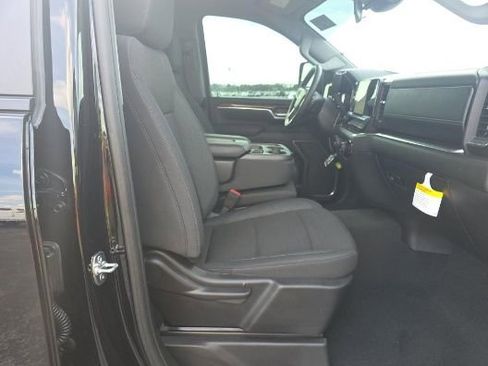 Used 2025 Chevrolet Silverado 3500 LT image 5