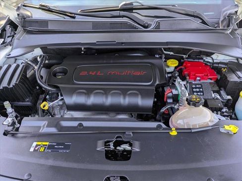 Used 2021 Jeep Compass Latitude image 22