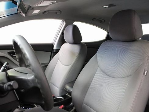 Used 2014 Hyundai Elantra SE image 12