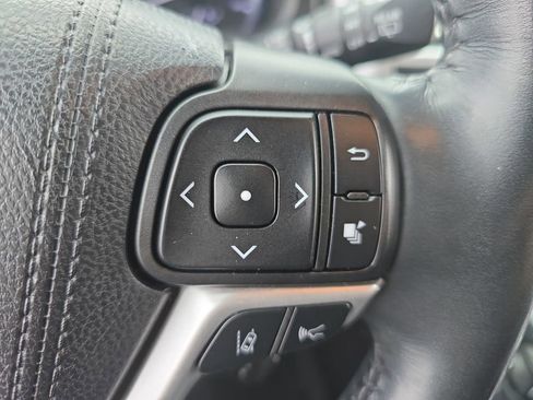Certified 2019 Toyota Highlander Limited Platinum image 21
