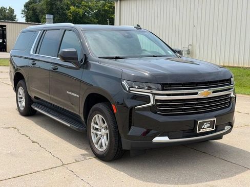 Used 2023 Chevrolet Suburban LT AWD/4WD image 1