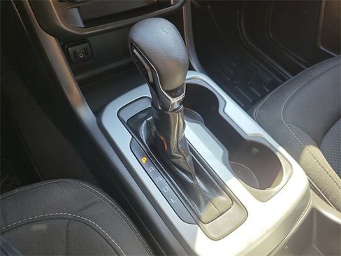 Used 2022 Chevrolet Colorado LT image 32