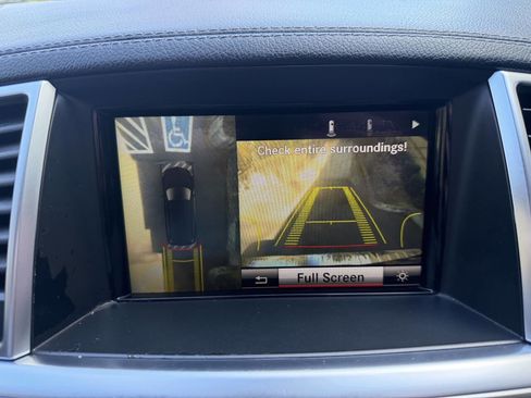 Used 2013 Mercedes-Benz GL 450 4MATIC image 25