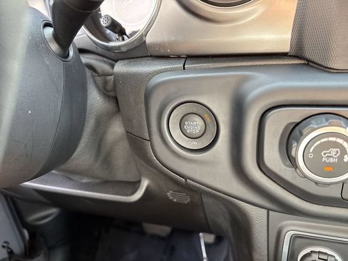 Used 2019 Jeep Wrangler Unlimited Sport S AWD/4WD image 55