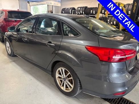 Used 2016 Ford Focus SE FWD image 4