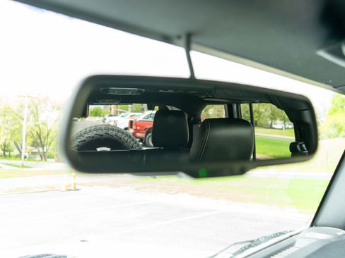 Used 2017 Jeep Wrangler Unlimited Rubicon AWD/4WD image 21