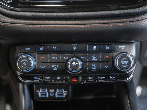 Certified 2025 Dodge Durango GT AWD/4WD image 29