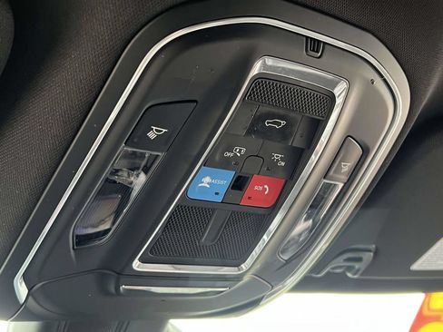 Used 2025 Jeep Wagoneer L Series II AWD/4WD image 31