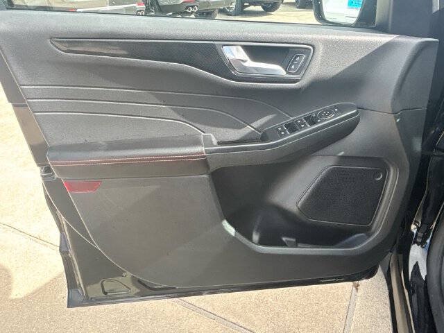 Used 2025 Ford Escape ST-Line Select AWD/4WD image 23