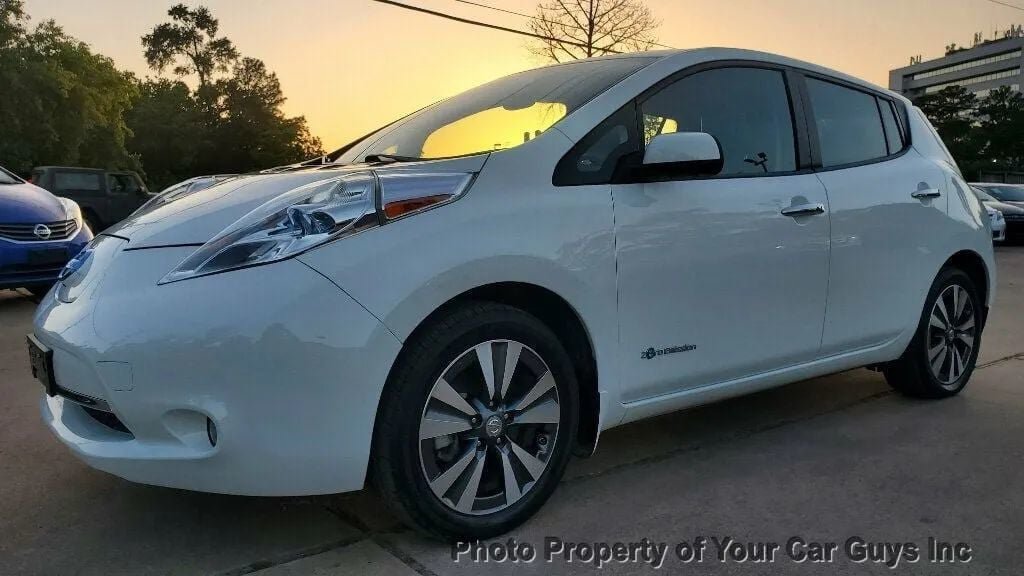 Used 2015 Nissan Leaf SL w/ Premium Package FWD image 20