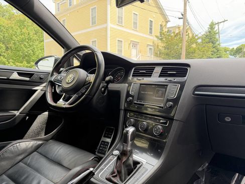 Used 2016 Volkswagen GTI SE FWD image 22