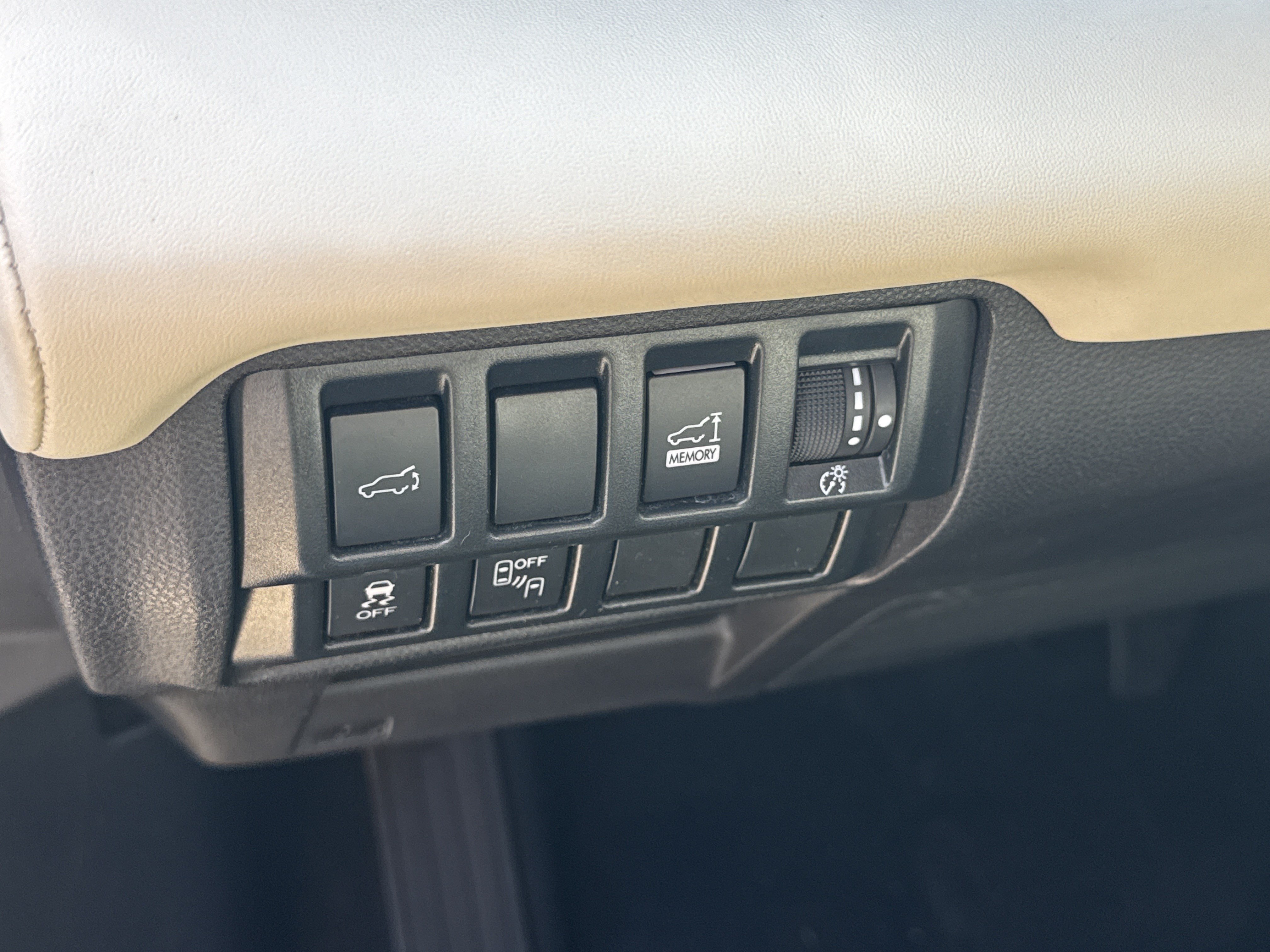 Used 2019 Subaru Ascent Limited AWD/4WD image 30
