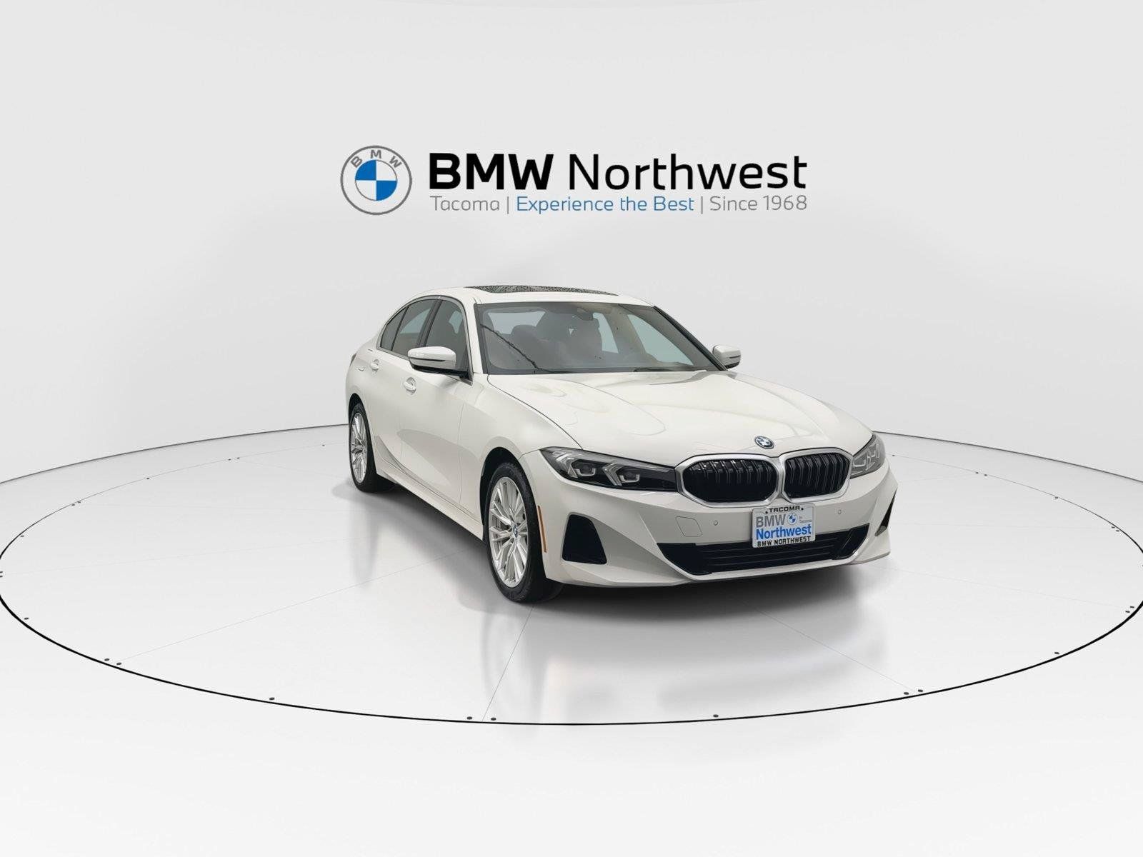 Used 2024 BMW 330e w/ Convenience Package RWD image 7