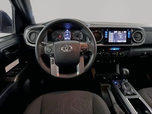 Used 2016 Toyota Tacoma TRD Off-Road w/ Premium & Technology Package image 8