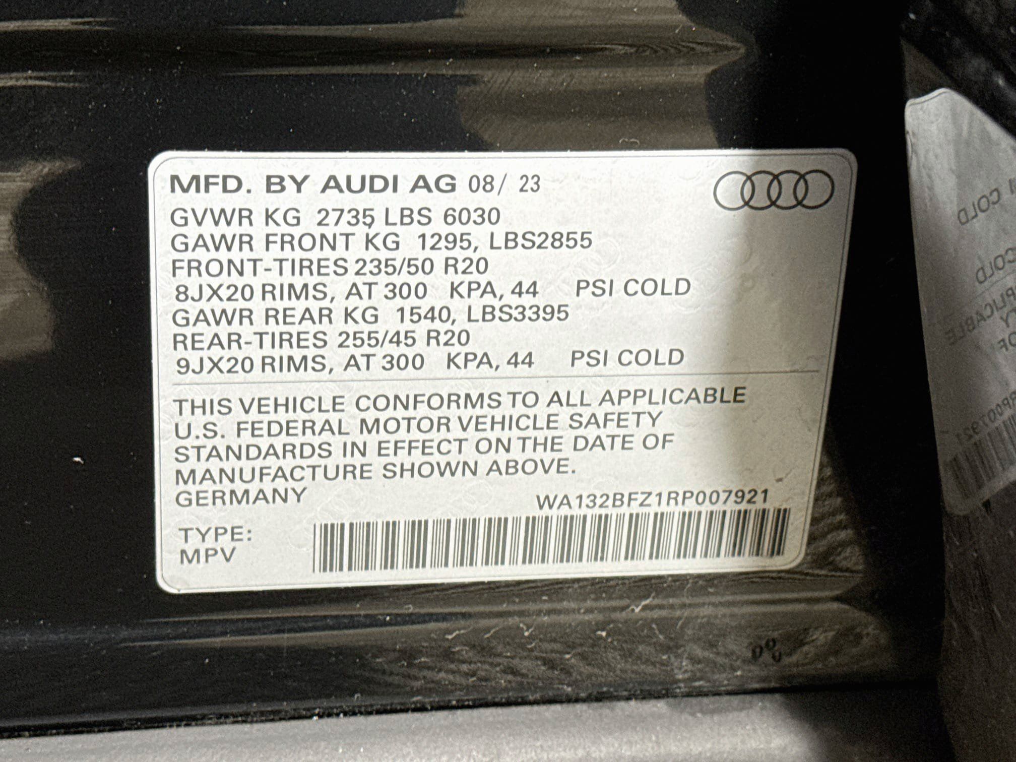 Used 2024 Audi Q4 e-tron Premium Plus w/ Premium Plus AWD/4WD image 34