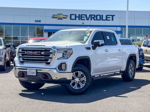 Used 2019 GMC Sierra 1500 SLT w/ X31 Off-Road Package AWD/4WD image 1