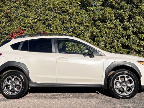 Used 2022 Subaru Crosstrek 2.5i Sport w/ Moonroof Package image 9