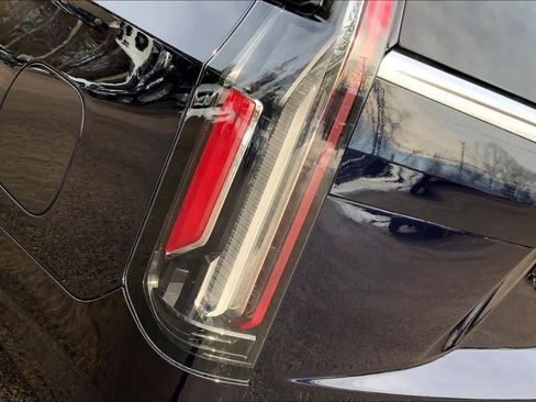 Used 2022 Cadillac Escalade Premium Luxury w/ Performance Package image 26