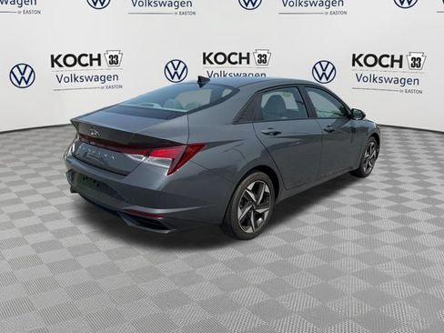 Used 2023 Hyundai Elantra SEL w/ Convenience Package FWD image 8
