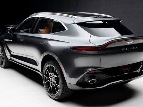 Used 2021 Aston Martin DBX image 22